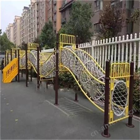 重庆公园大型户外组合爬网钻洞拱笼体能训练木质绳网攀爬架