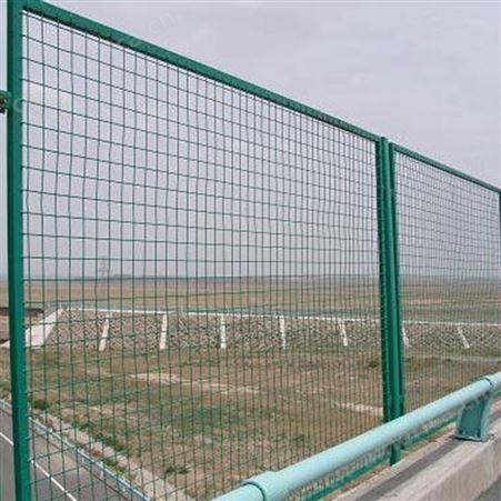河南钢丝公路护栏网 双边丝围网 防护网