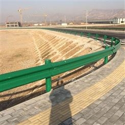 云南波形护栏安装格拉瑞斯 高速路波形防撞护栏生产厂家波型护栏一米