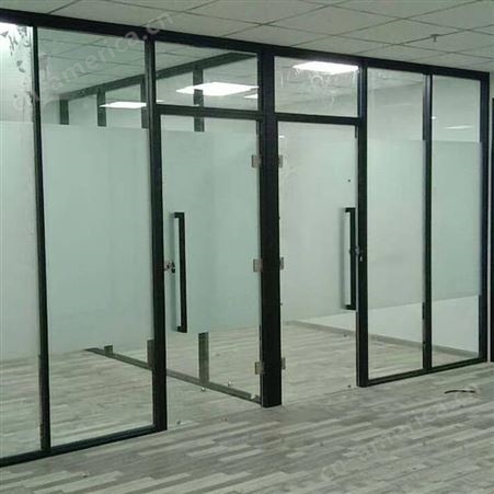 黄岛办公玻璃隔断 单层与内置百叶双层玻璃隔断通顶与加横向分割的效果 至本锦恒