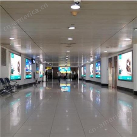 机场广告 T1出发层墙面灯箱广告定制 机场LED广告屏找传播易